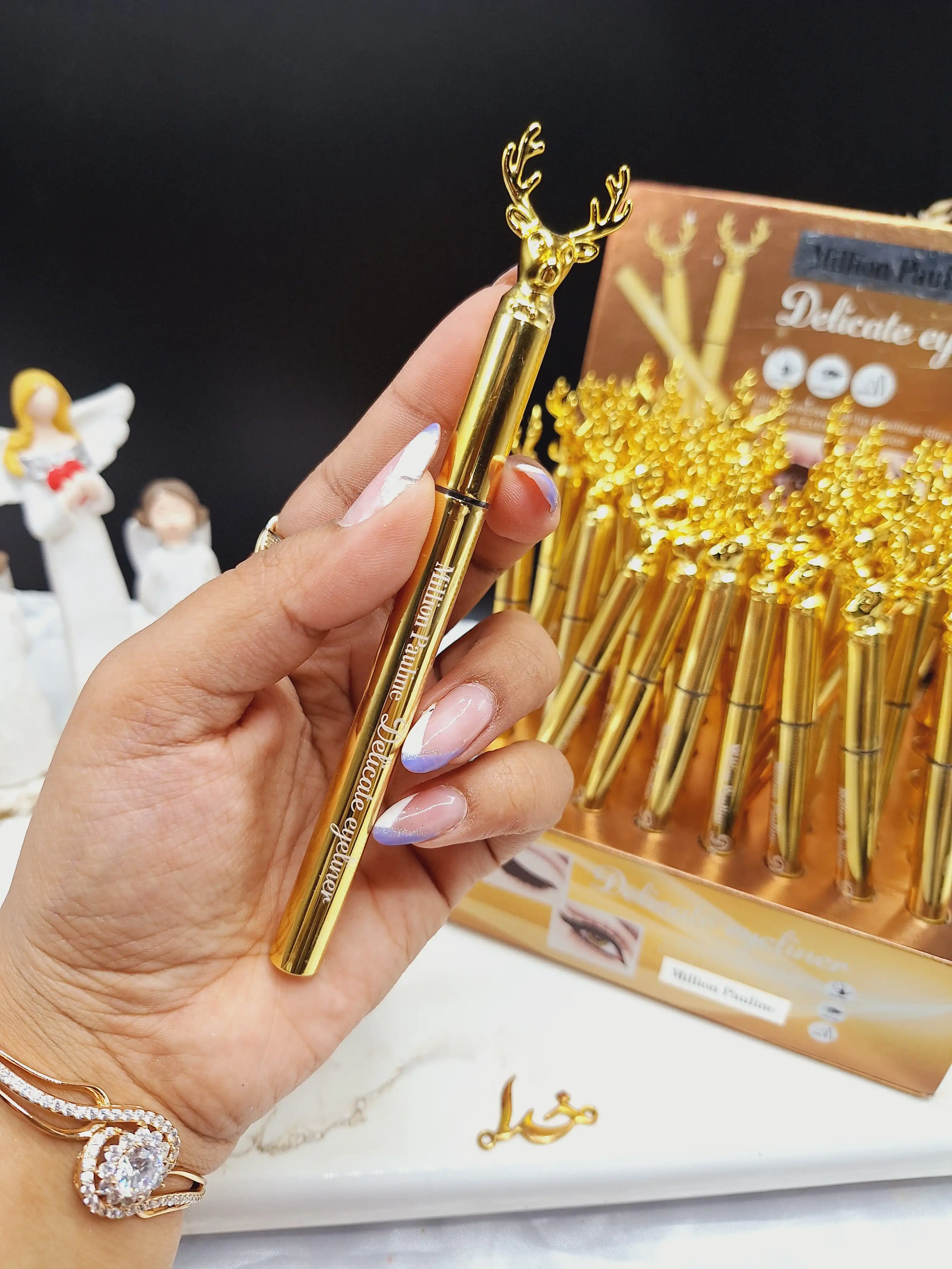 خط چشم ماژیکی طرح گوزن برند Delicate eyeliner کد M22-60