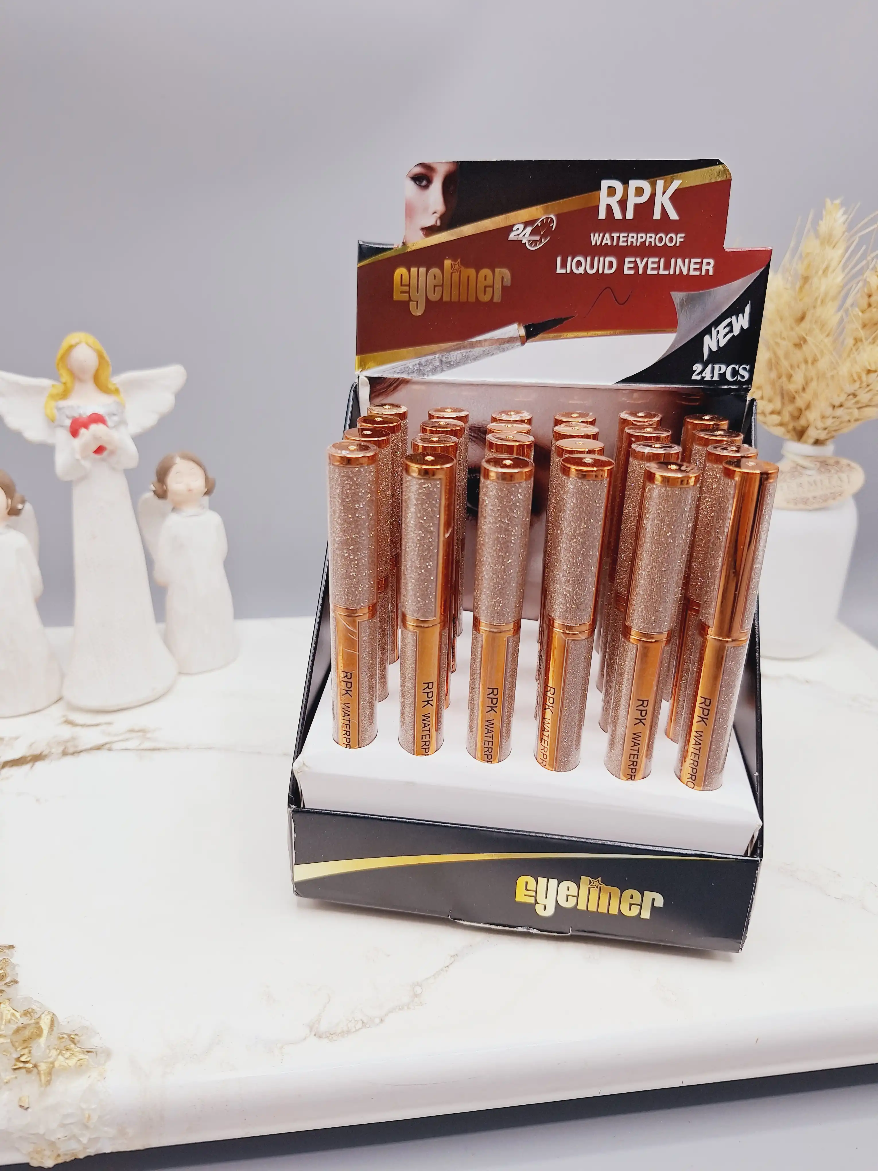 خط چشم مشکی ماژیکی پوکه طلایی برند RPK کد 8052