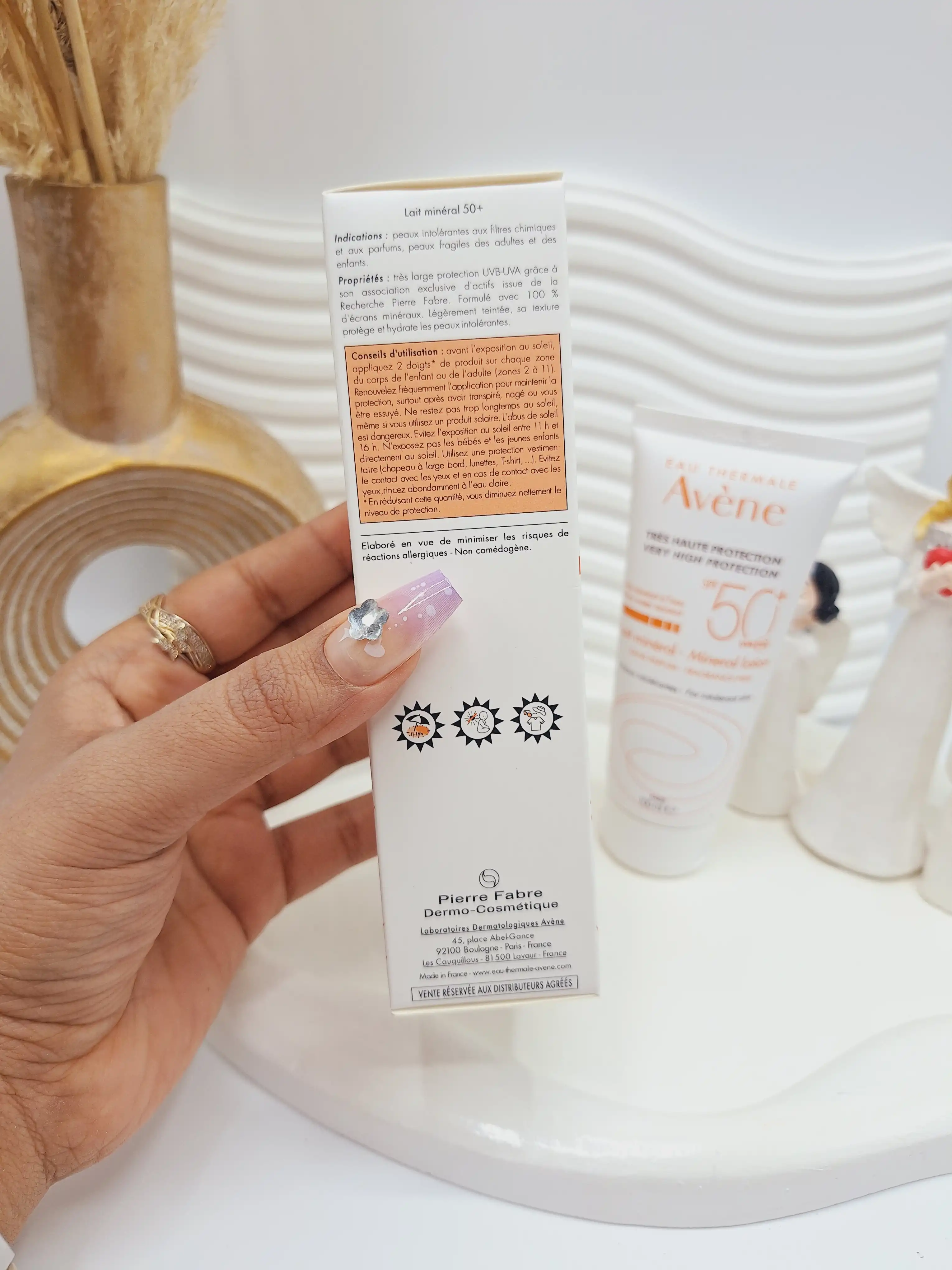 ضدآفتاب بی رنگ SPF 50 برند Avène کد 5872