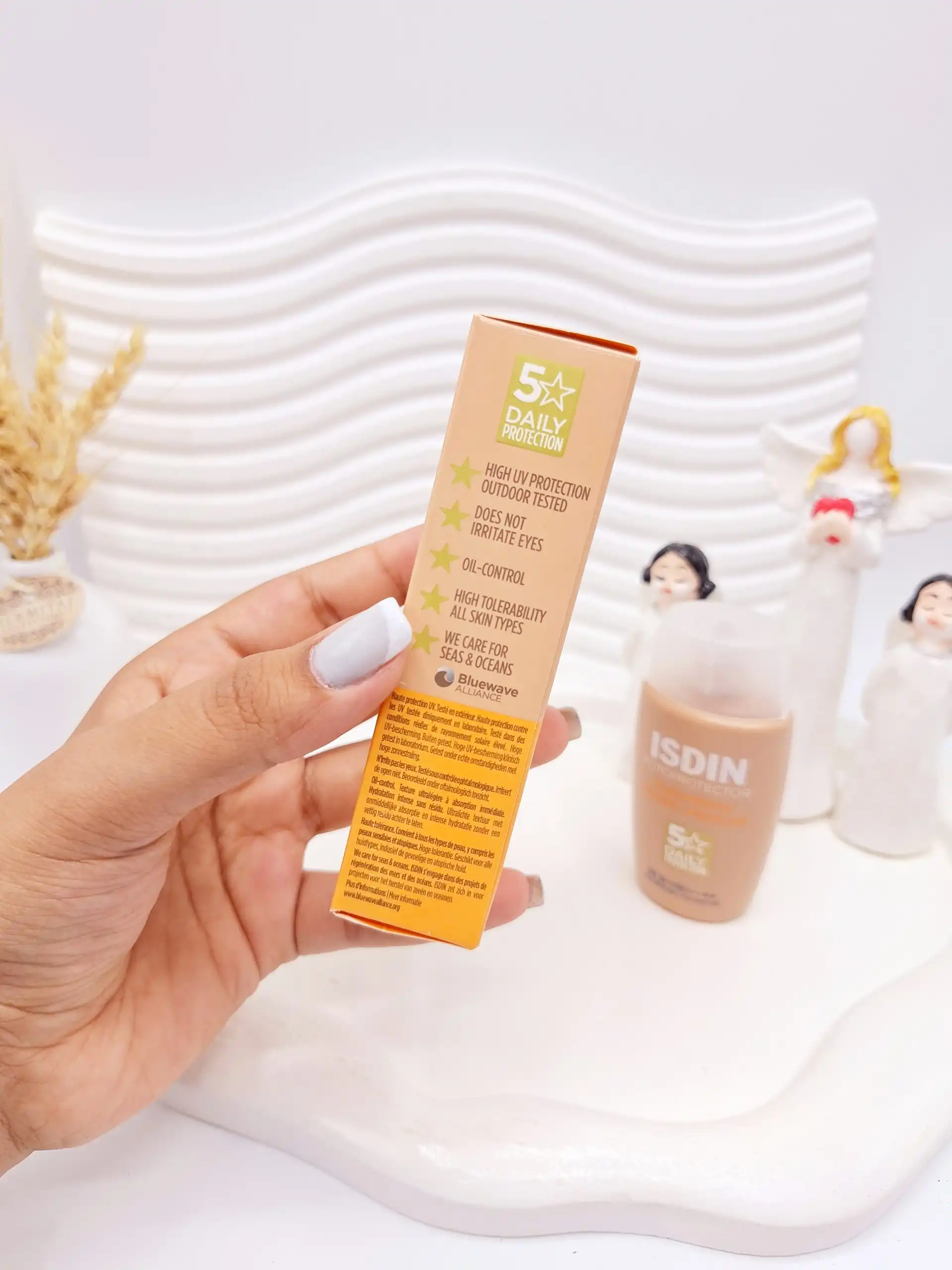 ضد آفتاب ایزدین فیوژن واتر Spf50 مسترکپی کد 0576