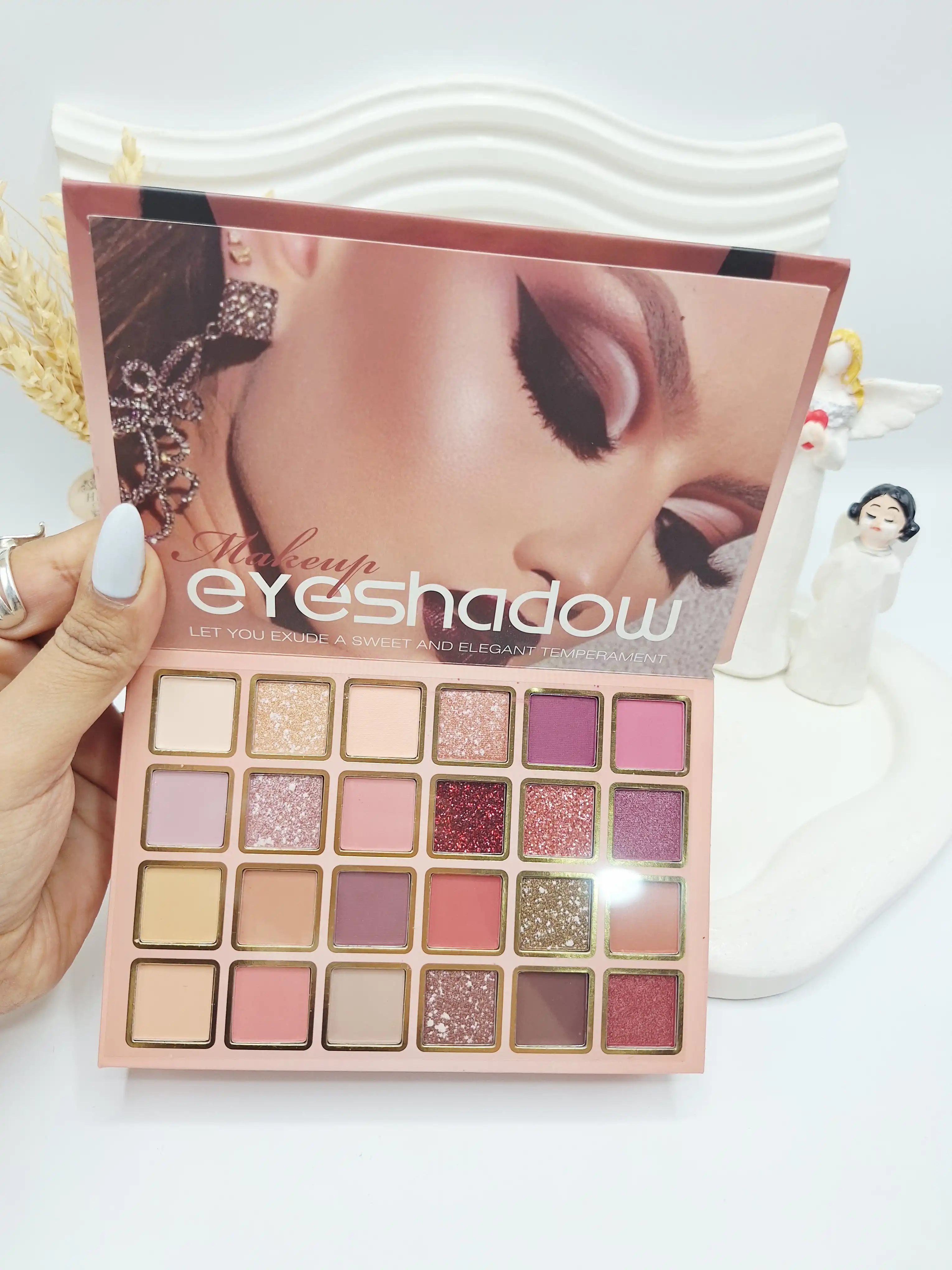 پالت سایه چشم و کانتور و رژگونه 8 رنگ NUDE کد 2060