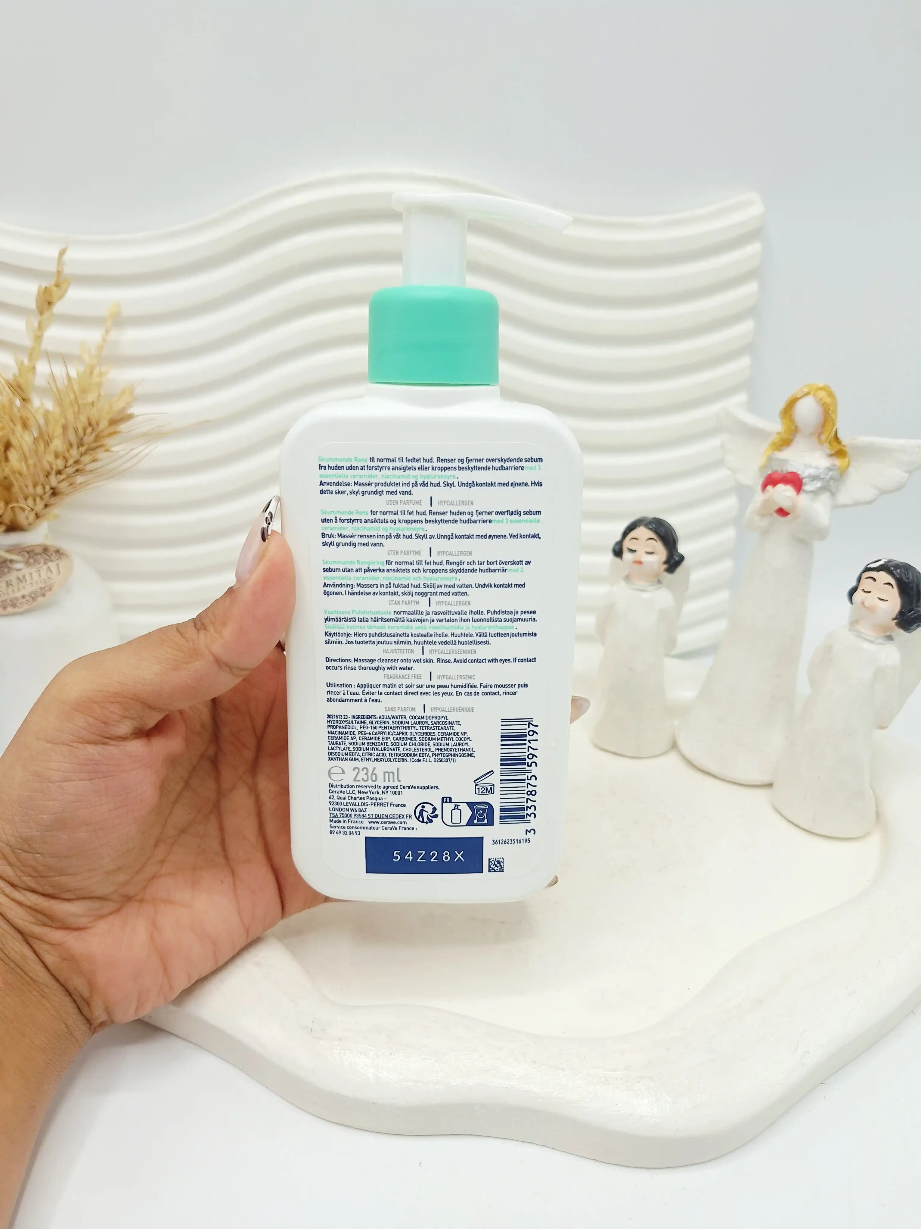 ژل شستشو مناسب پوست معمولی تا چرب برند CeraVe کد 7197